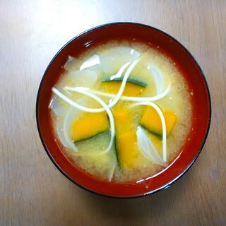 南瓜と素麺と玉ねぎの味噌汁